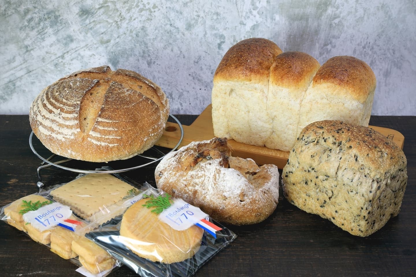 天然酵母パン・仏地方菓子セット